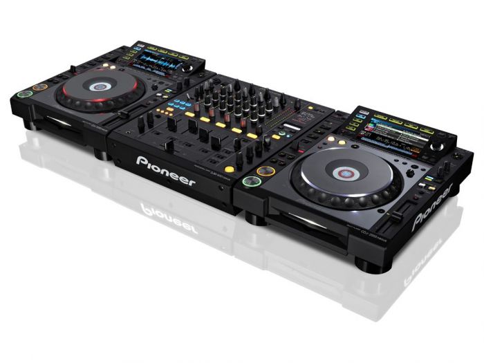 CDJ2000 Nexus en DJM900 Nexus Pioneer DJ set