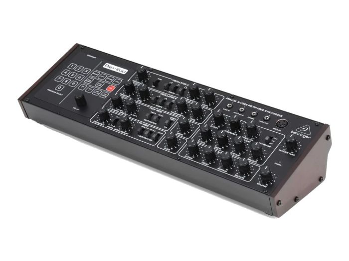 Behringer Pro-800 Vooraanzicht Links