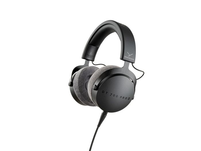 beyerdynamic dt-700 pro x side