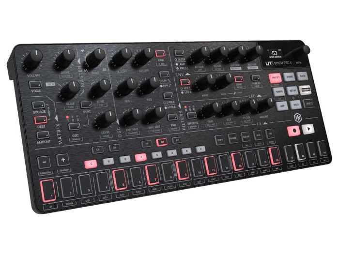IK Multimedia UNO Synth Pro X Zijaanzicht rechts