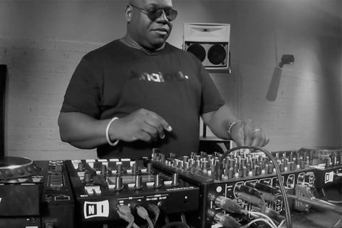 Interview: Carl Cox omschrijft zijn nieuwe (MODEL 1) DJ-setup